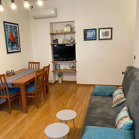 Summertime In Apartman